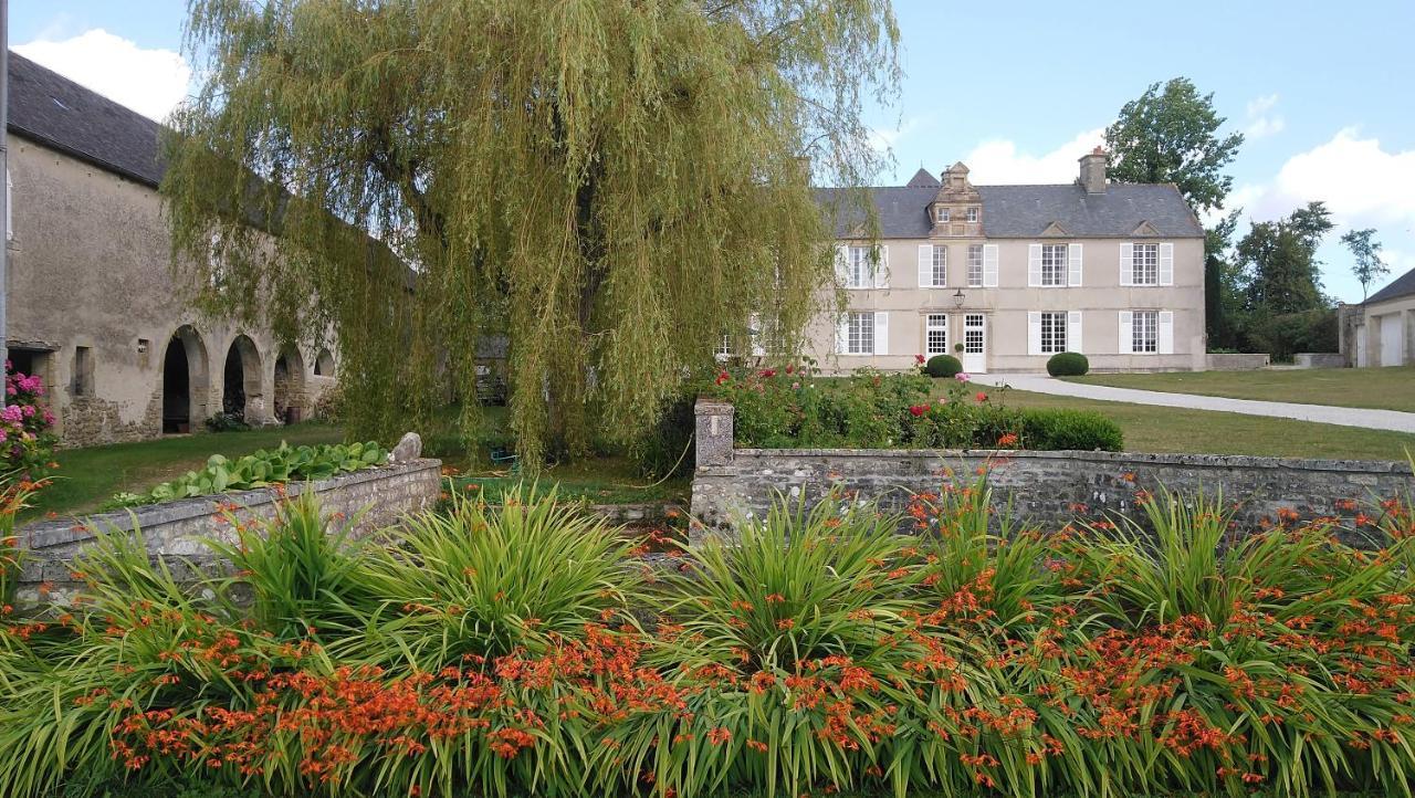 Bed and Breakfast Manoir De Conjon Crouay Esterno foto