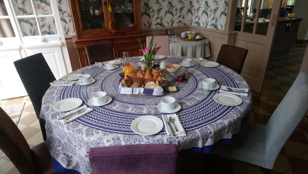 Bed and Breakfast Manoir De Conjon Crouay Esterno foto